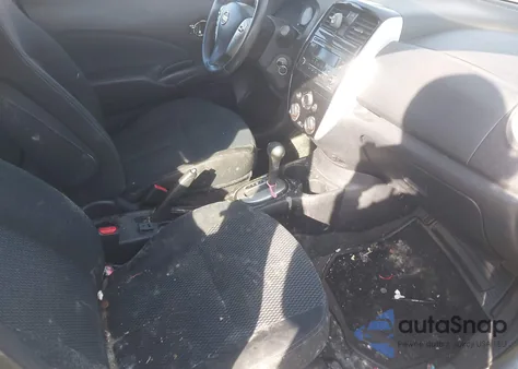 2015 Nissan Versa Note S (Sr)/S Plus/Sl/Sr/Sv z USA, uszkodzony, nr VIN 3N1CE2CP0FL379051